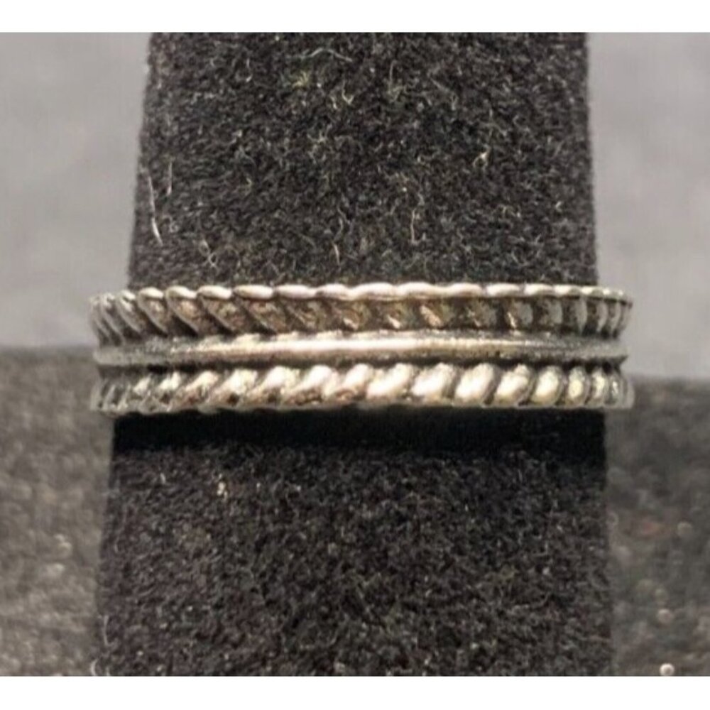 Vintage Antique Silver Tone Ring - Size 5.5